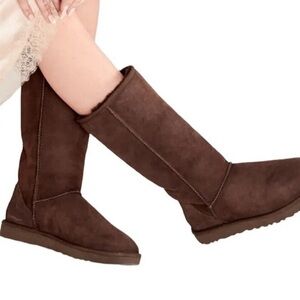UGG Chocolate Brown Women's Winter Boots Size 7